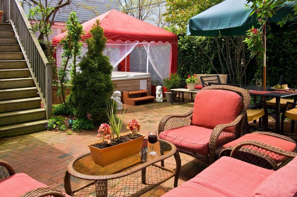 Queen Vic Guest House (Adults Only) Provincetown Esterno foto